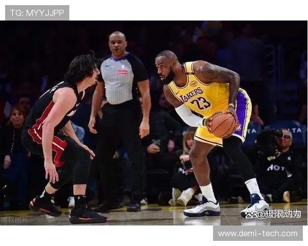 詹姆斯率湖人逆转勇士全场高能对决点燃新赛季冠军悬念